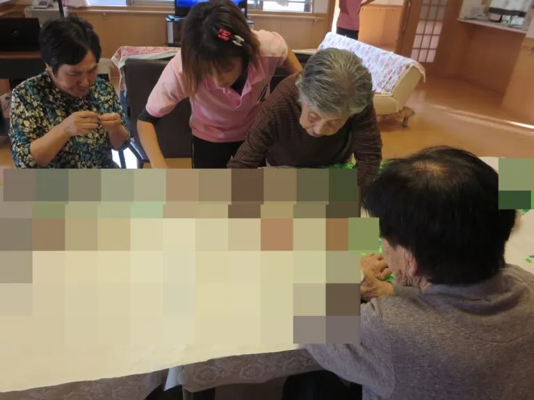 皆で作品つくりヽ(^。^)ノ